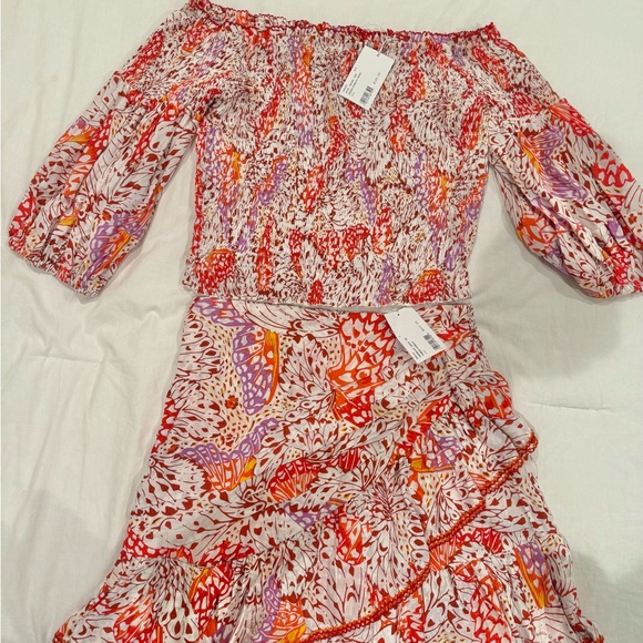 Poupette St Barth Floral Off-Shoulder top & skirt- size large - Picture 4 of 10